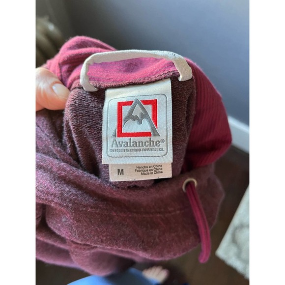 Avalanche Red Hoodie M - Picture 2 of 8